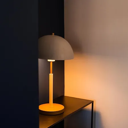 Apartment House By Horizon