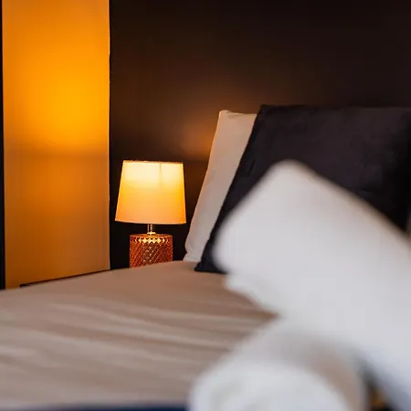 Apartment House By Horizon