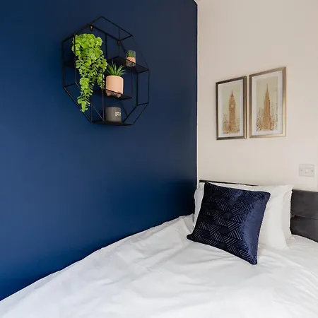 Apartment House By Horizon