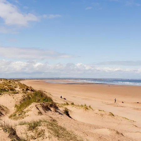 Apartment House By Horizon