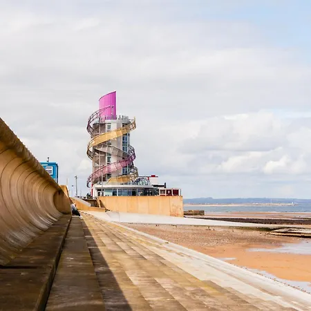 Apartment House By Horizon